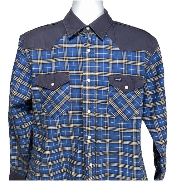 Wrangler Blue Plaid Casual Button Down Shirt - Picture 5 of 11